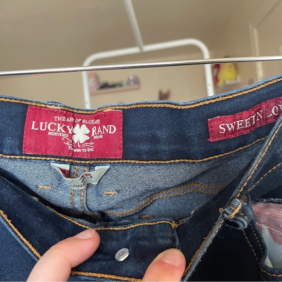 🌸$10 add-on🌸 Lucky Brand Sweet N Low Jeans - Picture 3 of 5